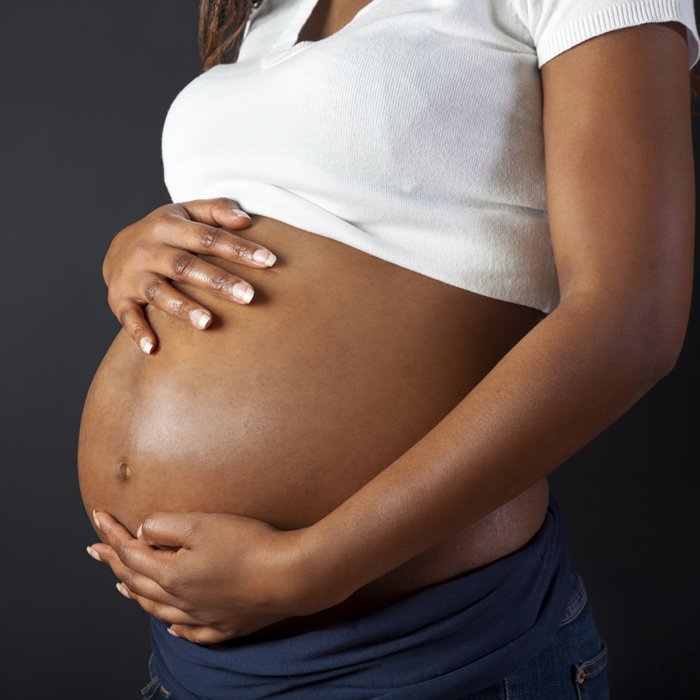femme-enceinte-noire.jpg